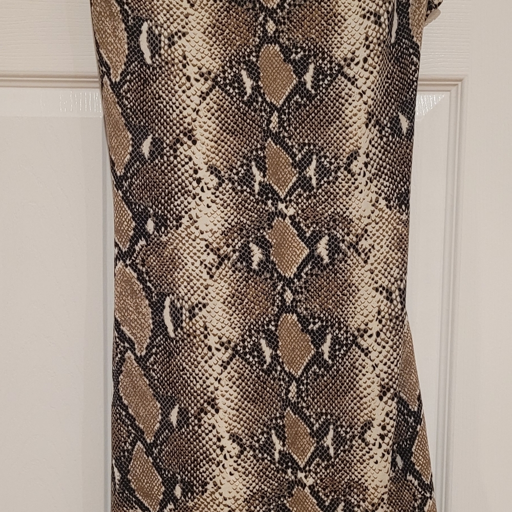 Diane Von Furstenberg faux wrap dress. 100% silk size 10 - Picture 6 of 9